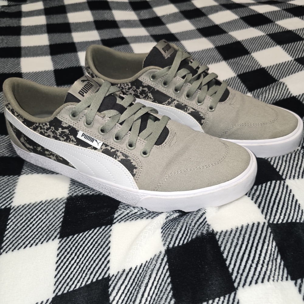 Puma Men's Olive and White Camouflage Sneakers sz12